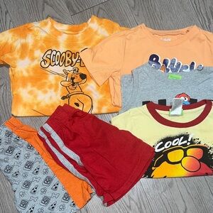 Size 4T ~ 1 set & 1 set W/ 2 shirts & 1 bluey shirt
